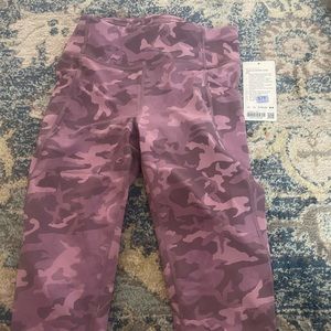 Lululemon Time to Sweat crop 23 inch size 10